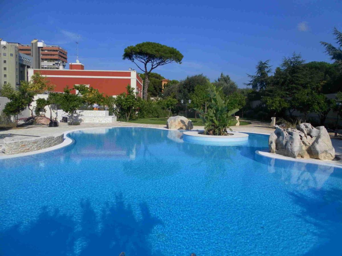 Hotel Executive L'Orangerie Bb Bari Exterior foto
