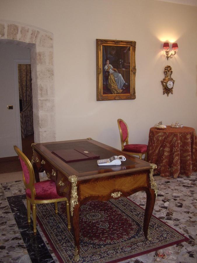 Hotel Executive L'Orangerie Bb Bari Exterior foto